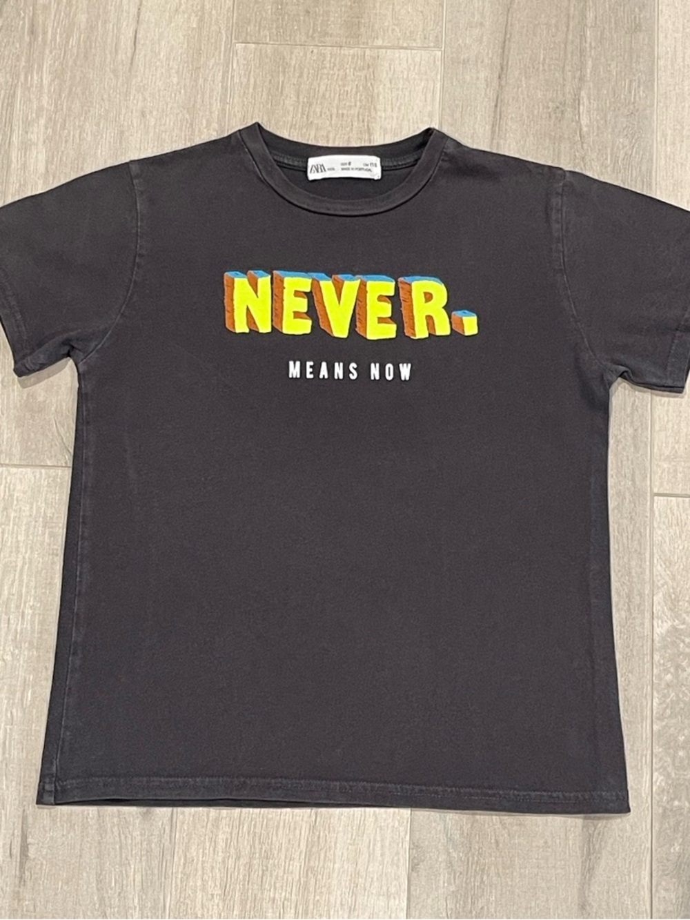 ZARA Boys Graphic T-Shirt “Never Means Now” Dark Gray Size 6 116cm